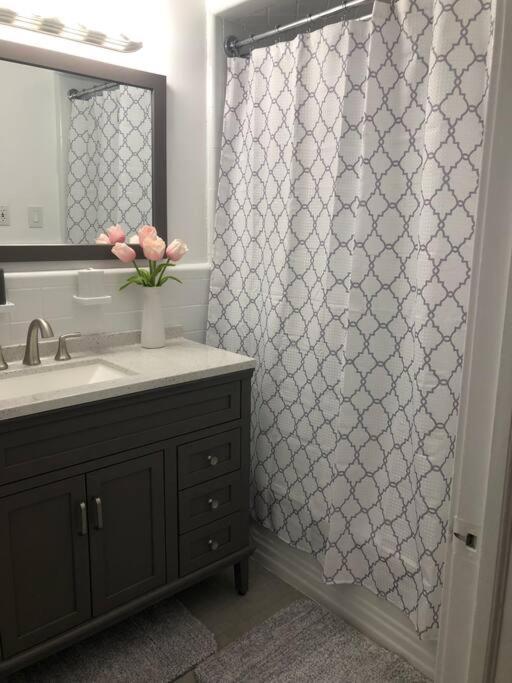 Private In Townhouse W Shared Baths Qn Bed 1-3ppl Nueva York
