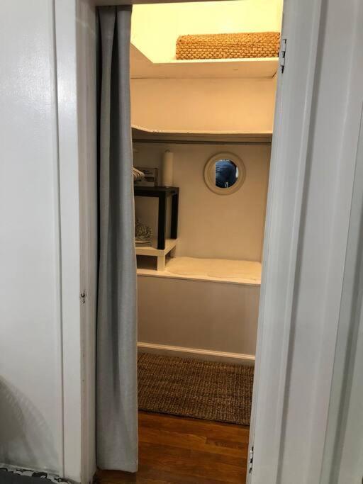 Private In Townhouse W Shared Baths Qn Bed 1-3ppl * Nueva York